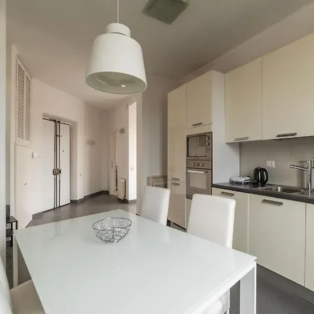 Guesthost - Trastevere Station Bright With Terrace