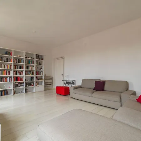 Guesthost - Trastevere Station Bright With Terrace *